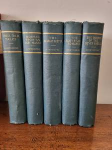 lot 276 image: Hawthorne Complete Vintage Set