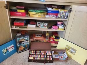 lot 299 image: Vintage Board Games & Puzzles Lot