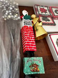 lot 377 image: Vintage Christmas Decor Collection