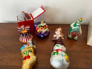 lot 396 image: Vintage Christmas Ornament Lot
