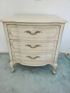 lot 33 image: Vintage French Provincial Dresser Measuring 32H x 29W x 20D