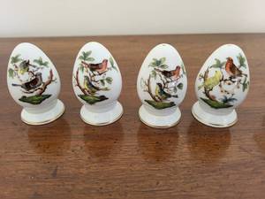 lot 1K image: Herend Rothschild Bird Porcelain Shakers