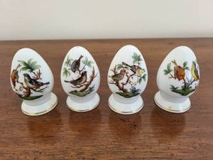 lot 207K image: Herend Rothschild Salt and Pepper Shaker Set