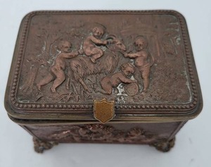 lot 51 image: Antique Decorative Ink Caddy
