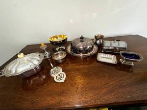 lot 75 image: Vintage Silver Plated Tableware Collection