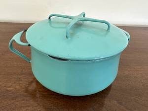 lot 303 image: Vintage Dansk Kobenstyle Enameled Cast Iron Pot