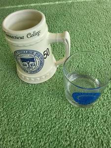 lot 325 image: Connecticut College Mug & Glass Set