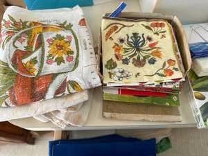 lot 339 image: Mixed Lot Decorative Napkins & Linens