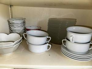 lot 399 image: White Ceramic Dinnerware Set