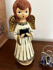 lot 407 image: Angel Figurine Collection Vintage Set