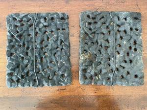 lot 141 image: Vintage Cast Iron Trivets