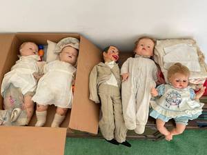 lot 145 image: Vintage Doll Collection Lot