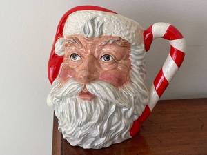 lot 346 image: Large Santa Claus Ceramic Mug