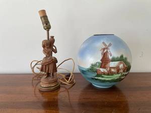 lot 355 image: Vintage Lamp Base with Paint Globe