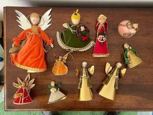lot 359 image: Vintage Christmas Angel Ornaments