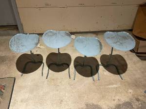 lot 431 image: Set of 4 Leaf-Shaped Nesting Tables