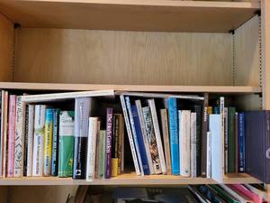 lot 232 image: Vintage & Modern Gardening Book Lot