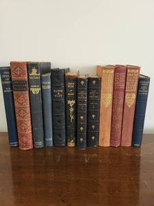 lot 279 image: Vintage Hardcover Book Collection