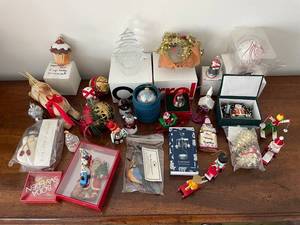 lot 387 image: Christmas Ornament Collection Lot