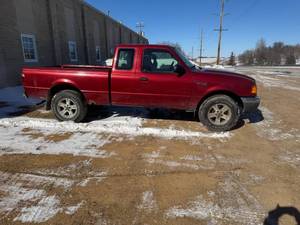 lot 1 image: 2003 Ford Ranger Pickup 4x 4