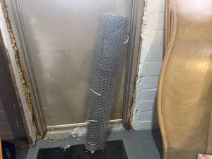 lot 10 image: Roll of New Metal Chicken Wire Hex Netting - 4 Feet x  50 Feet