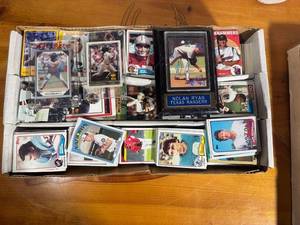 lot 16 image: Collection of Vintage Trading Cards - Football, Baseball, Hockey, Basketball