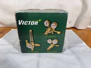 lot 18 image: Victor SR260A-300 Acetylene Gas Regulator