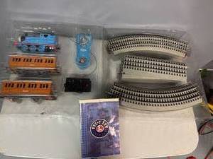 lot 32 image: Thomas the Tank Engine Electric Train Set with Tracks and Remote