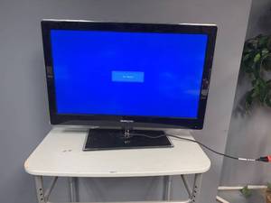 lot 41 image: Hannspree 32-Inch LCD TV with Various Inputs