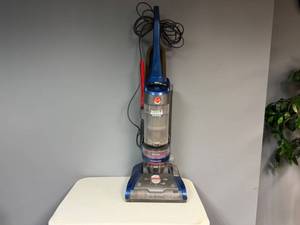 lot 61 image: Hoover Whole House Rewind Upright Vacuum Cleaner