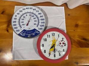 lot 106 image: Bobby Banana Soccer Clock and Humidity and Temperature Gauge