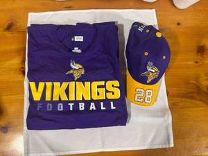 lot 108 image: Minnesota Vikings T-Shirt and Cap Set Featuring Adrian Peterson