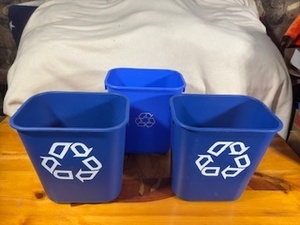 lot 119 image: Set of 3 Blue Recycling Bins - Rubbermaid and Continental 13.6 Qt Each