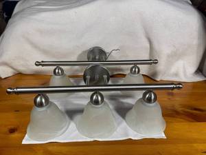 lot 135 image: Set of 2 Brushed Nickel Wall-Mounted Vanity Light Fixtures