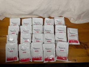 lot 142 image: Set of 20 Cardinal Health Large Hot Packs