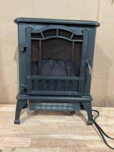 lot 363 image: Mainstays 2-Setting 3D Electric Stove Heater with Life-like Flame