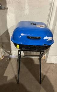 lot 364 image: Americana Walk-A-Bout 100% Pre-Assembled Portable Steel Charcoal Grill