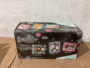 lot 247 image: Easy-Bake Ultimate Oven Creative Baking Toy