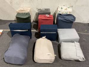 lot 182 image: LOT OF 12 Bedsheets Unknown Sizes