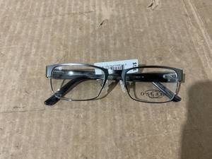 lot 41 image: Oscar De La Renta OSM823 Eyeglasses
