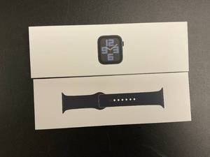 lot 11 image: Apple Watch SE (2nd Gen) GPS 44mm Smartwatch with Midnight Aluminum Case MXEK3LLA