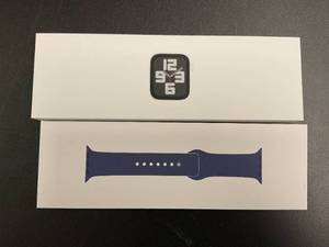 lot 12 image: Apple Watch SE (2nd Gen) GPS 40mm Smartwatch with Silver Aluminum Case MXEC3LLA