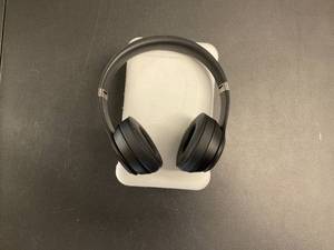 lot 14 image: Beats Solo4 Wireless Headphones - On-Ear Wireless Headphones