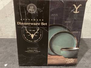 lot 670 image: 11PCS Yellowstone Ceramic Set, Dutton Collection