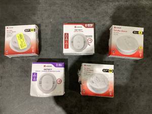 lot 683 image: LOT of 5 Smoke Alarms