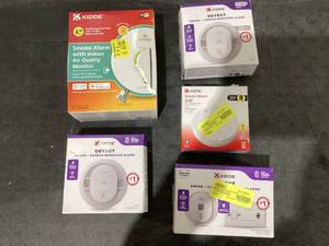 lot 686 image: LOT of 5 Smoke Alarms
