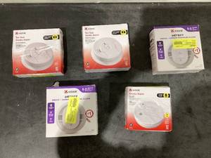 lot 688 image: LOT of 5 Smoke Alarms