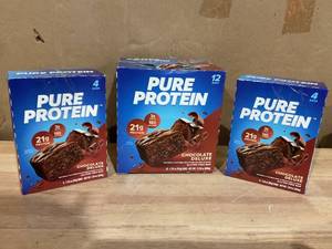 lot 424 image: LOT OF 3 Pure Protein Bars, Chocolate Deluxe, 21g Protein, Gluten Free
