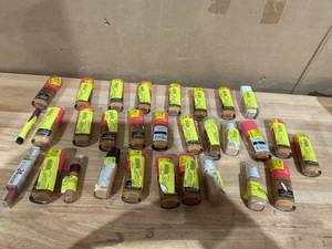 lot 427 image: LOT OF 32 Makeup Foundation
