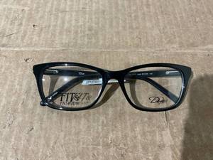 lot 51 image: DEA Womens Square Eyeglasses 57-18-145
